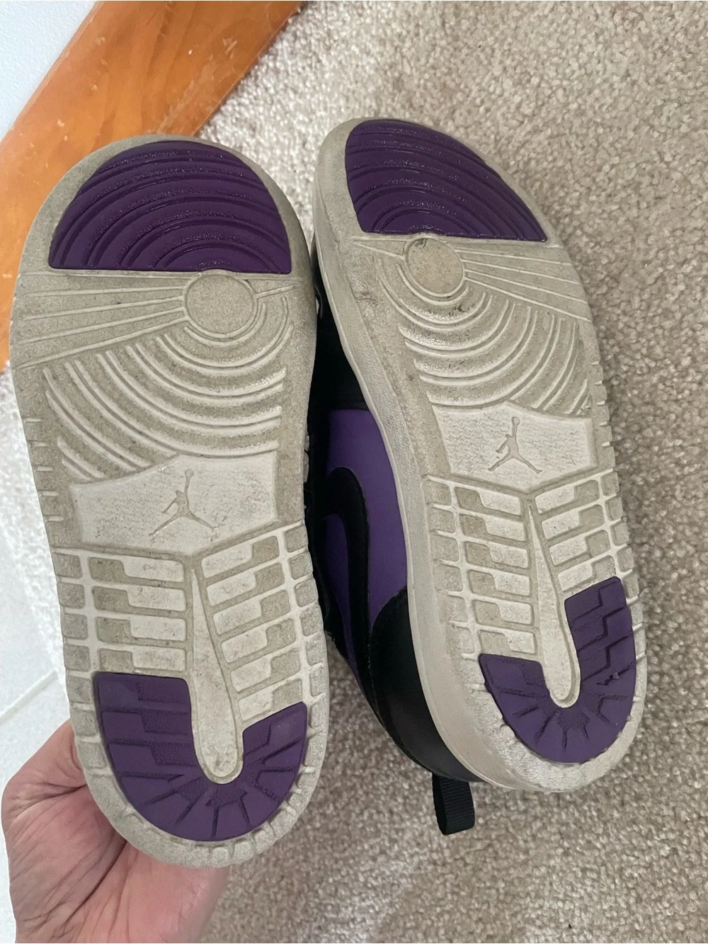 Jordan Kids Low-Top Sneakers in Black and Purple